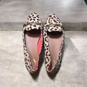Report "Zach" Leopard Print Loafers with Gold Zipper Accent Size 8